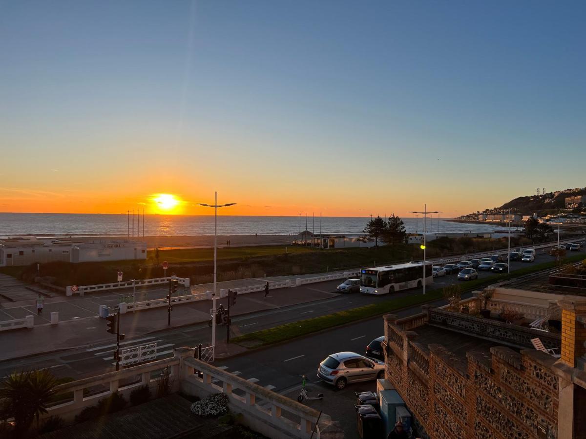 Le Petit Nid Perche Sous Les Toits, Vue Mer لو هافر المظهر الخارجي الصورة